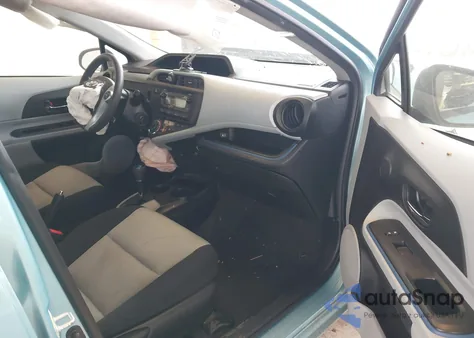 2012 Toyota Prius C Two из США, поврежденный, VIN JTDKDTB35C1018773